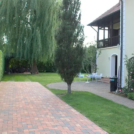 Guest house Balaton Vendeghaz *