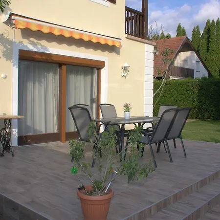 Guest house Balaton Vendeghaz *
